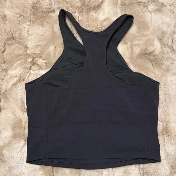 Cropped V-Neck Tennis Tank Black - Picture 10 of 10
